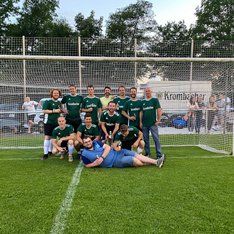 Fußballspielen auf dem Bolzplatz / D. Schneider