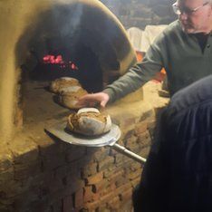 Brotbacken / Sandra Kurz-Schneider