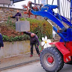 Schwere Kübel, schweres Gerät/N.Rabenstein